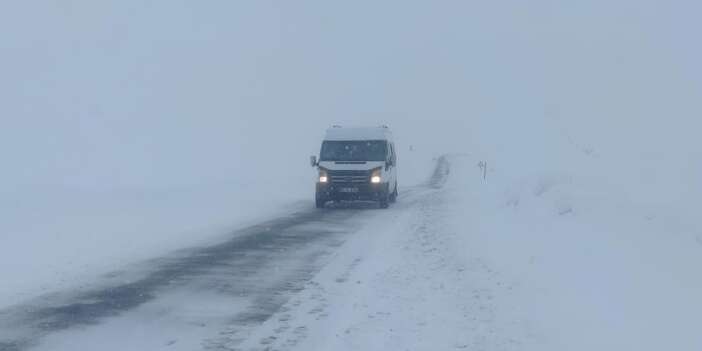 Van'da 28 yerleşim yerinin yolu ulaşıma kapandı