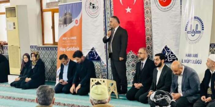 Müftü Okuş umre yolcuları ile bir araya geldi