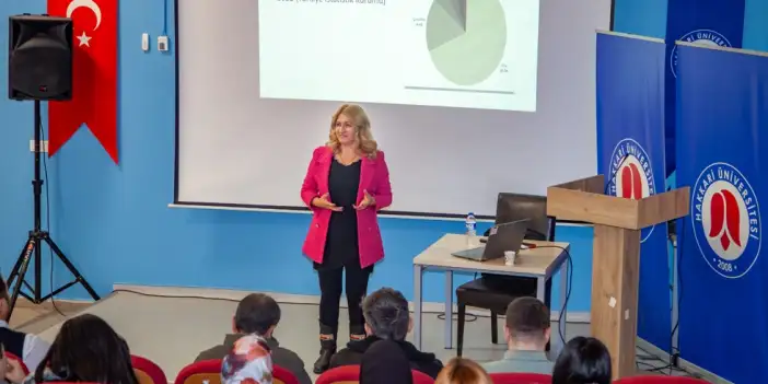 Hakkari'de Kadın, Aile ve Çocuk Semineri Düzenlendi