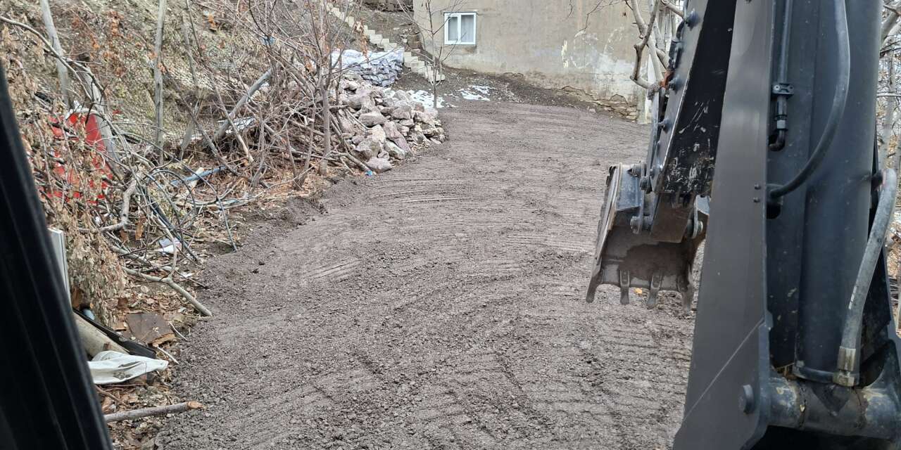 Berçelan’da yeni yolun ilk bakımı yapıldı