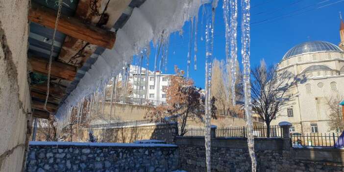 Dondurucu soğuklar etkili olmaya devam ediyor