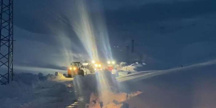 Beytüşşebap'ta karla mücadele sürüyor