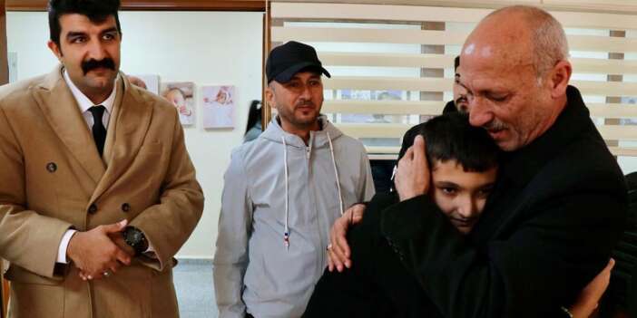 IŞİD'in parçaladığı bir aileyi yıllar sonra bir araya getirdi