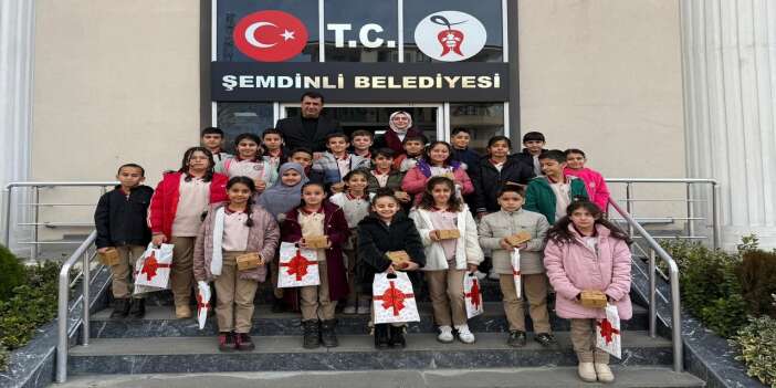 Minik öğrencilerden başkanlık makamına ziyaret