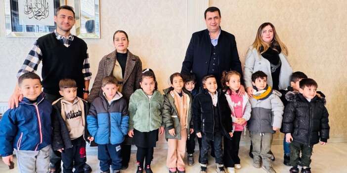 Minik Öğrencilerden Başkan Şakar’a ziyaret