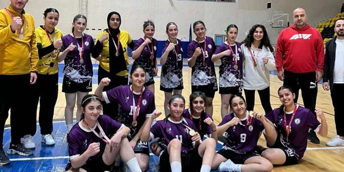 Hakkari Spor Lisesi Hentbolda Türkiye yarı finallerinde