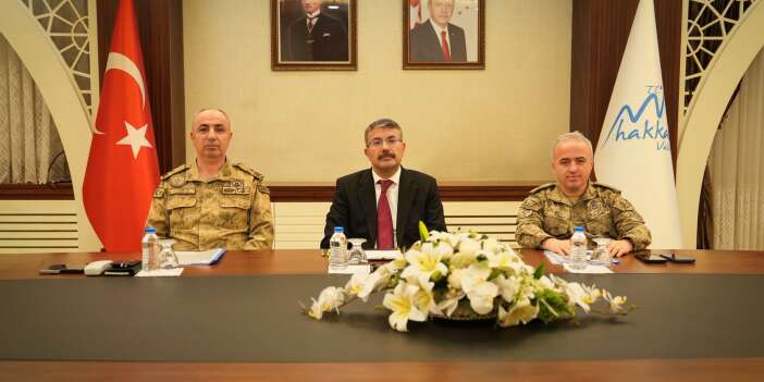 Vali Ali Çelik, Yeni Yıl Tedbirleri VKS toplantısına katıldı