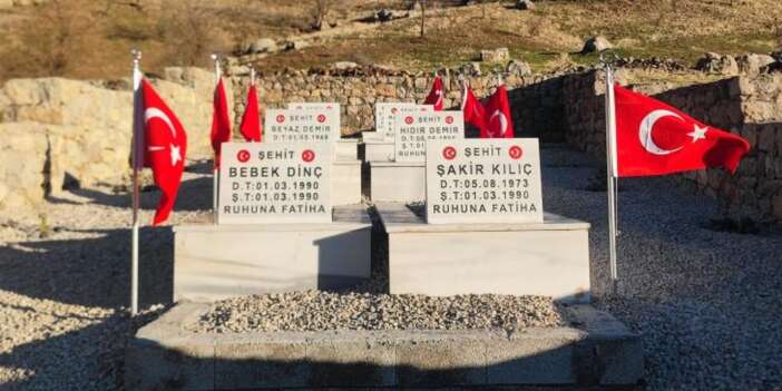 Şehit mezarlıkları yeniden yapıldı