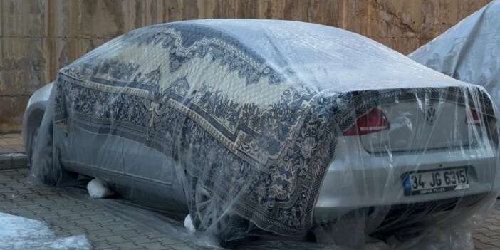 Araçlar battaniyeye sarıldı
