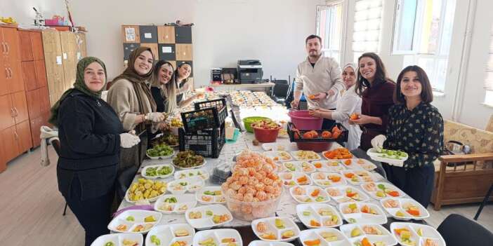 Van'da 3. meyve şenliği düzenlendi