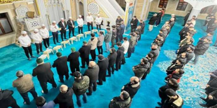 Hakkari'de Regaib Kandili coşkuyla idrak edildi