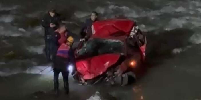 Kadın Sürücü Zap Suyu’na Uçtu: 1’i ağır yaralı