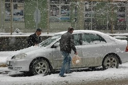 HAKKARİ/DE LAPA LAPA KAR YAĞIŞI