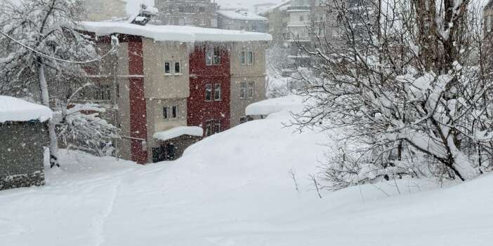 Hakkari'de okullar tatil edildi