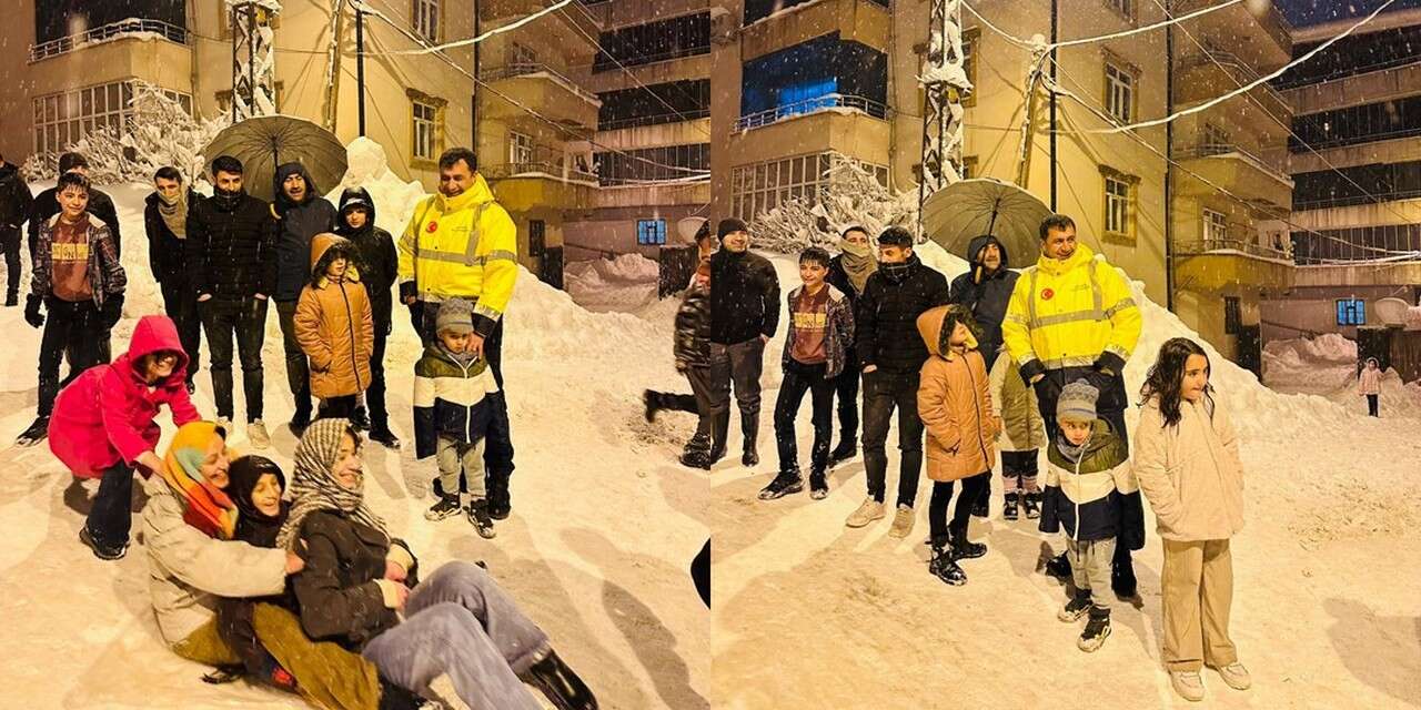 Başkanı Fahri Şakar, Karda eğlenen çocuklara eşlik etti