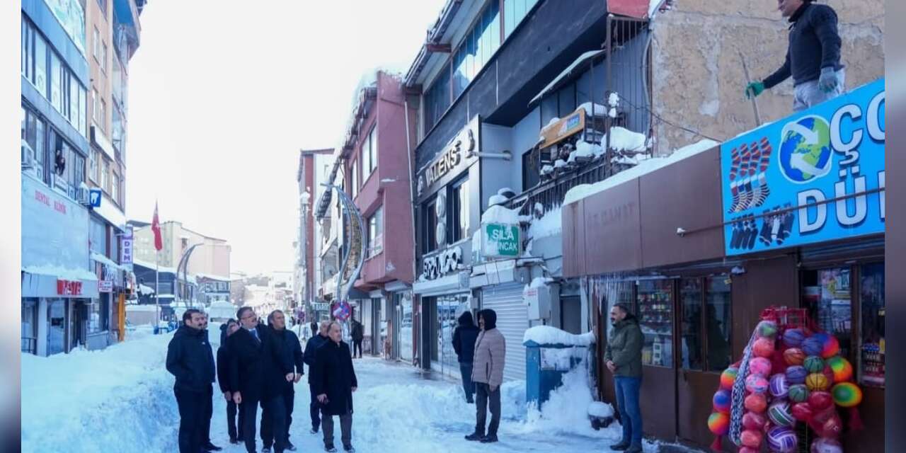 Vali Ali Çelik’ten karla mücadele ekiplerine sahada inceleme