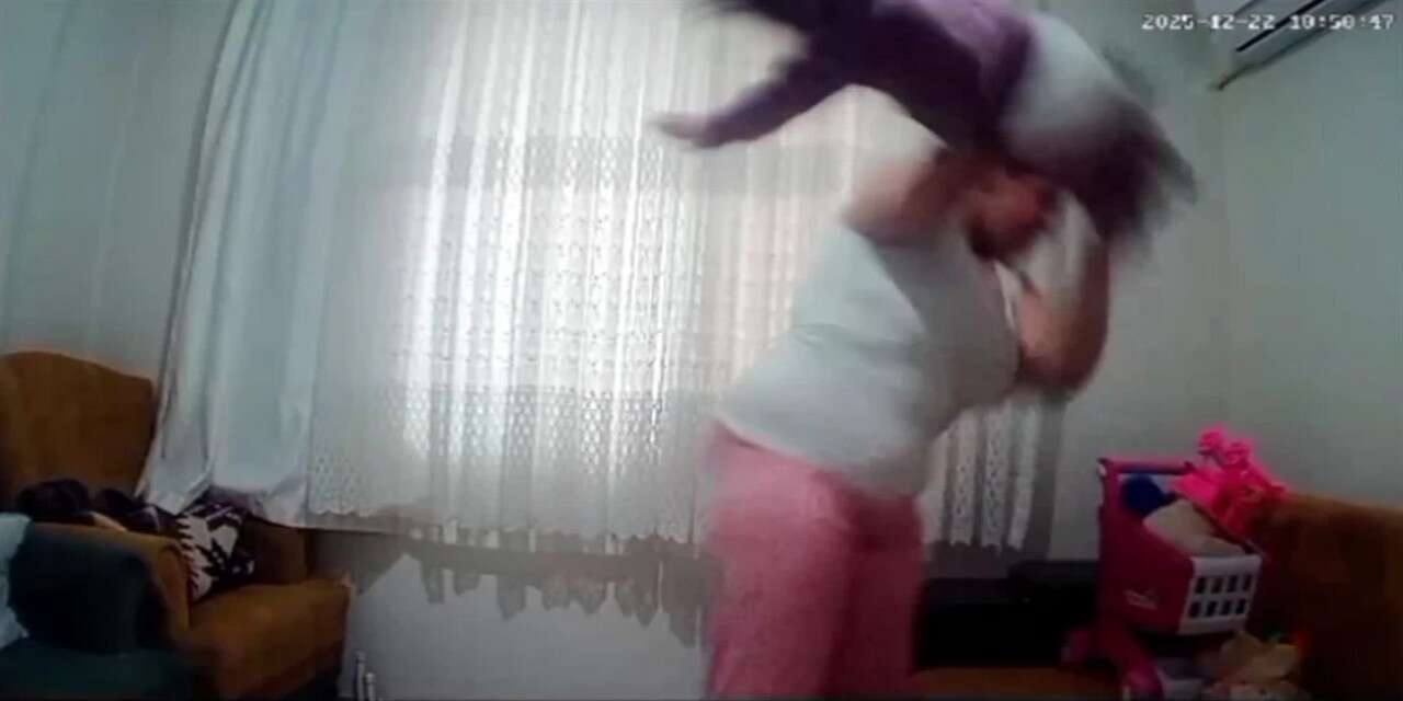Böyle Vicdansızlık Görülmedi 1 yaşındaki bebeğine şiddet uyguladı