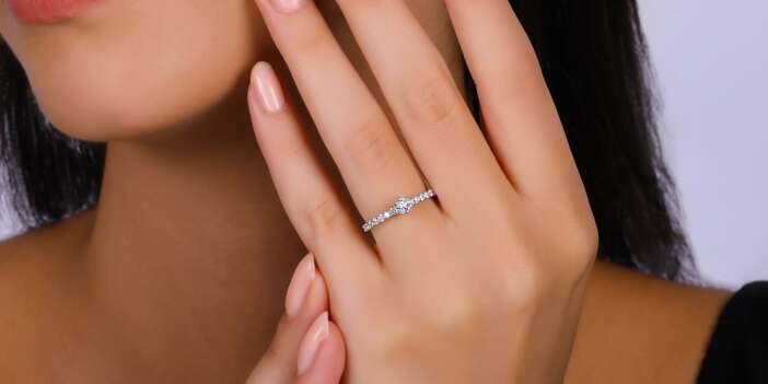 Tektaş Pırlanta Kolyelerle Zarafeti Yakalayın