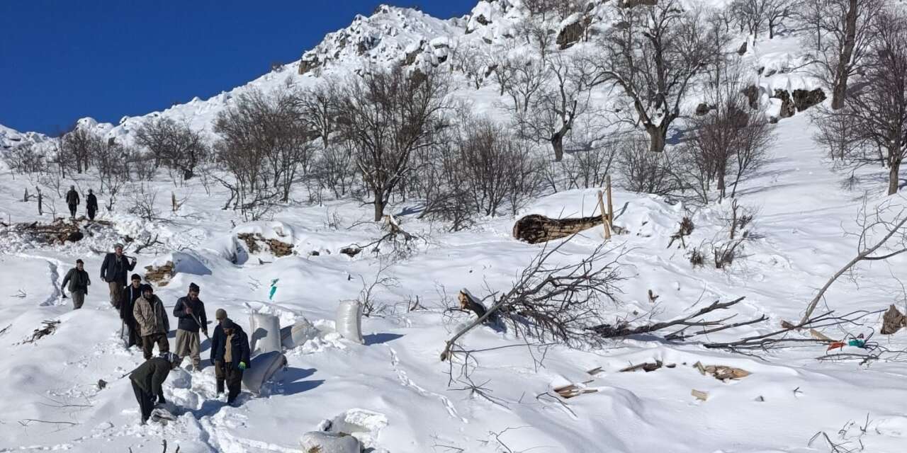 Taşbaşı İdeyi mahallesi çığ altında