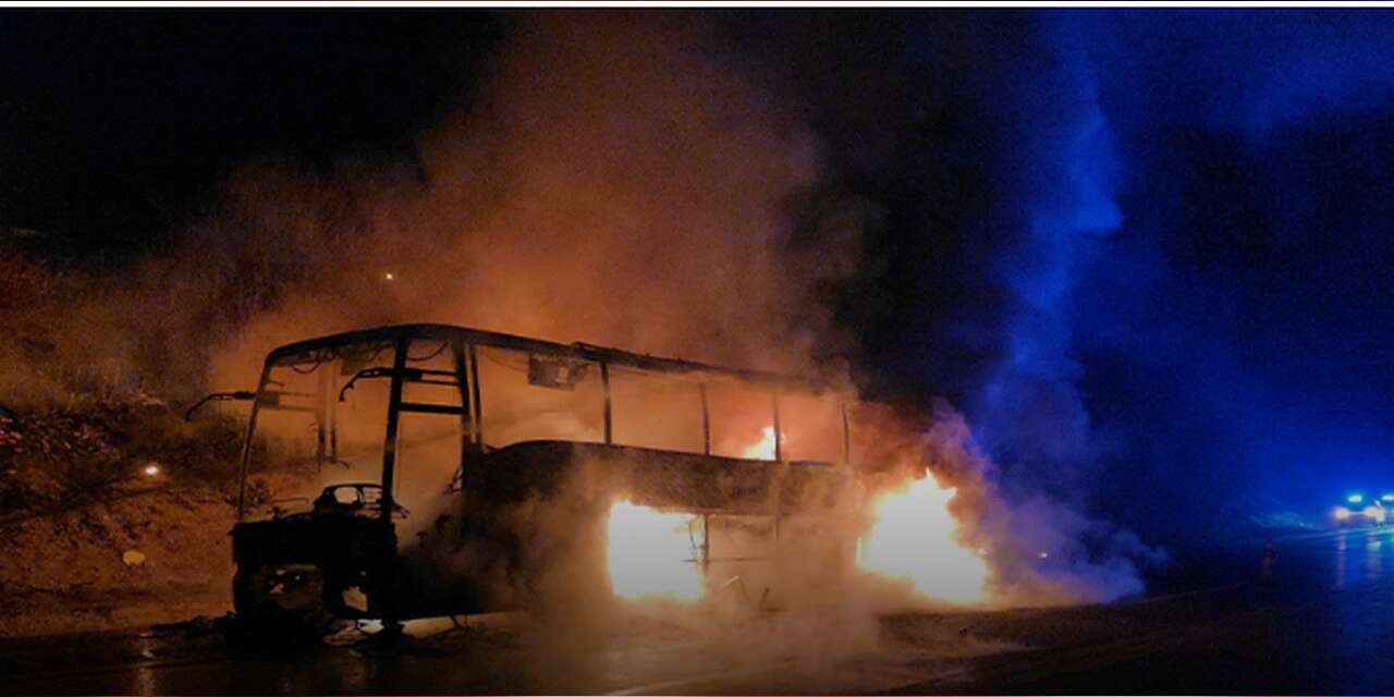 Otoyolda 39 yolcusu bulunan otobüs yandı