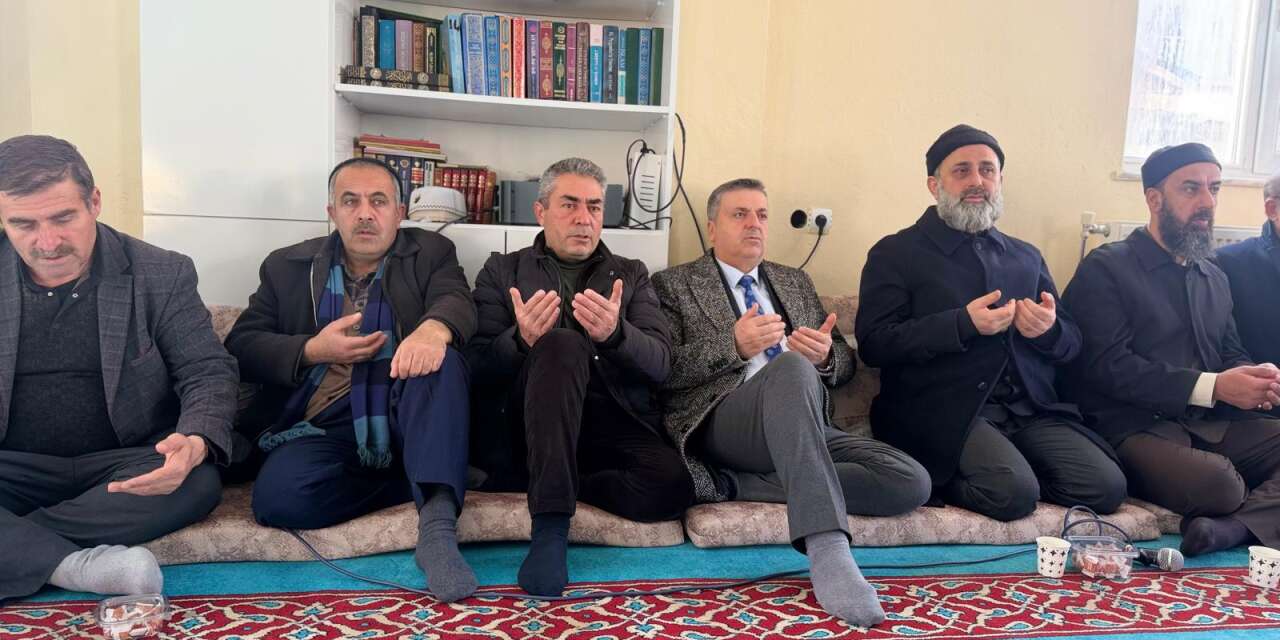 Başkan Yaşar ve personelinden Özkan ailesine taziye ziyareti