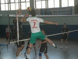 Hakkari voleybol takımı 3-0 yenildi