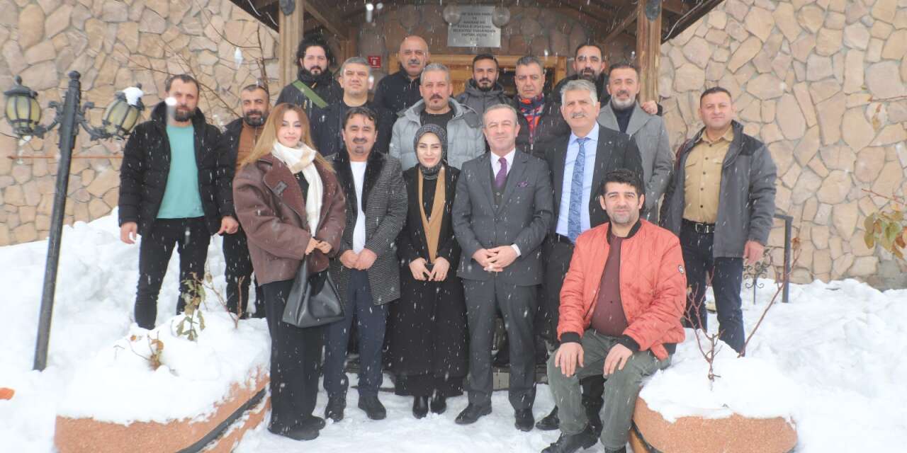 AK Parti Hakkari İl Başkanı Zeydin Kaya Gazetecilerle kahvaltıda buluştu