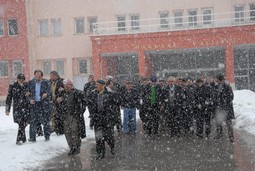 KÖYLÜLER NEDEN VALİLİĞE YÜRÜDÜ