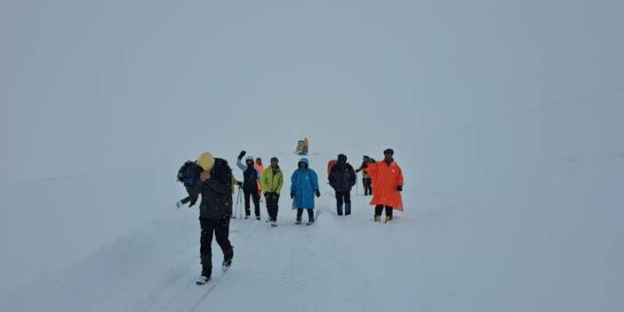 Süphan Dağı'nda mahsur kalan dağcılar kurtarıldı