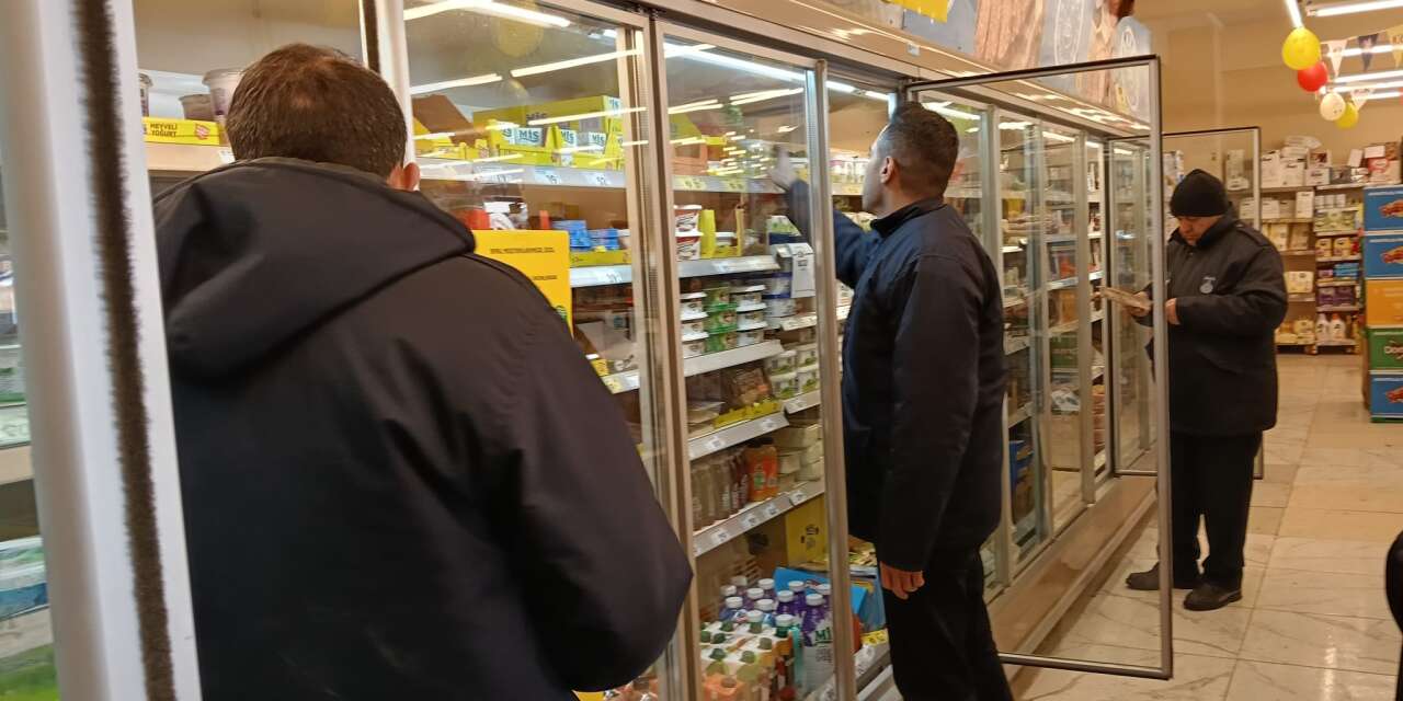 Hakkari’de tarihi geçmiş ürünlere ceza