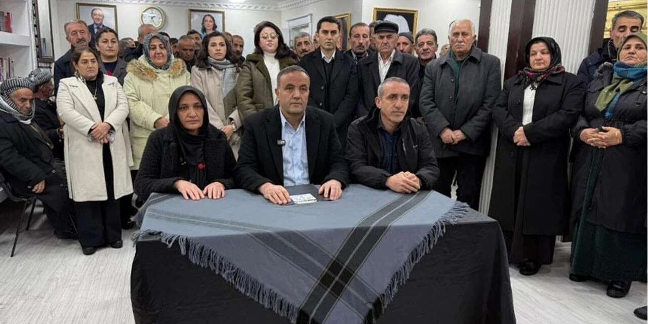 DEM Parti Hakkari: Rojava yalnız değildir