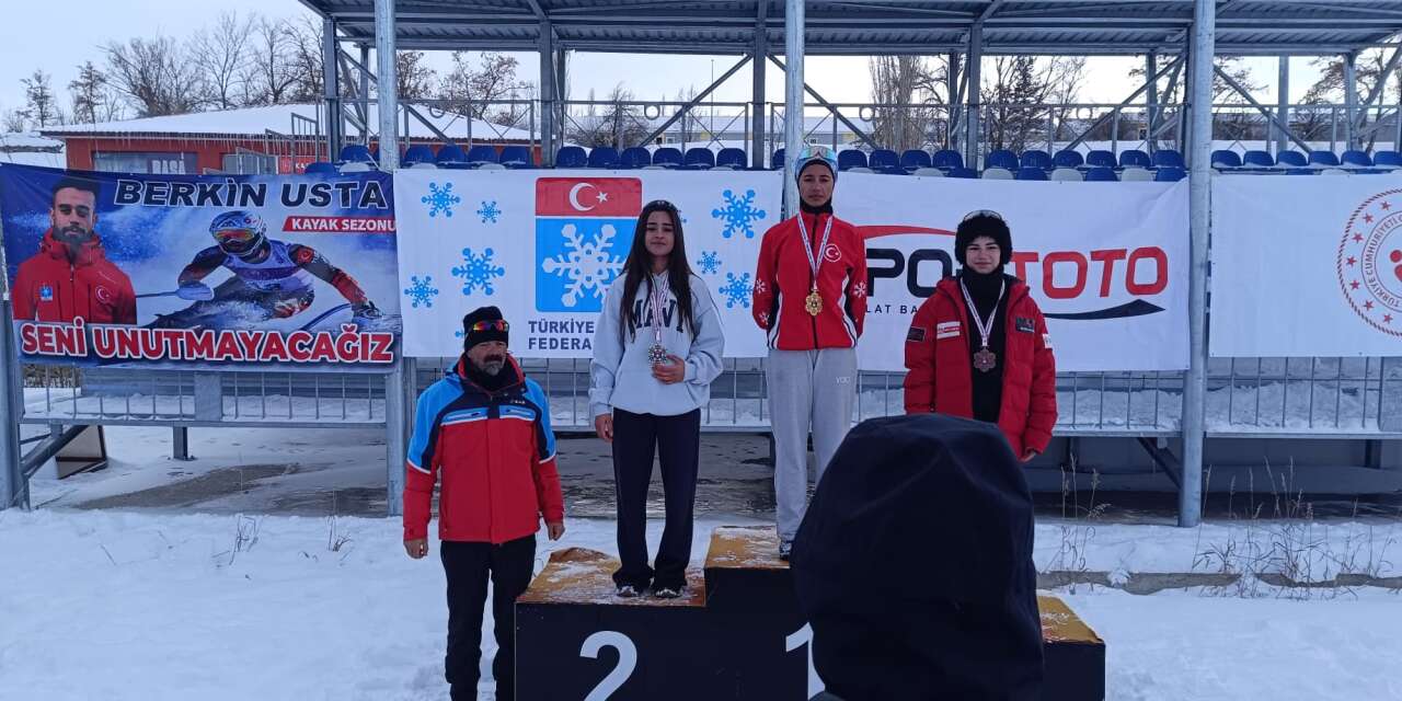 Fırtınaya rağmen kayakta büyük mücadele