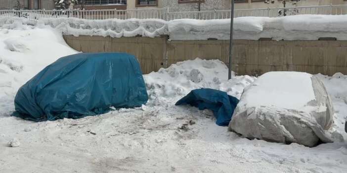 Yüksekova 'Buz Devri'ni yaşıyor