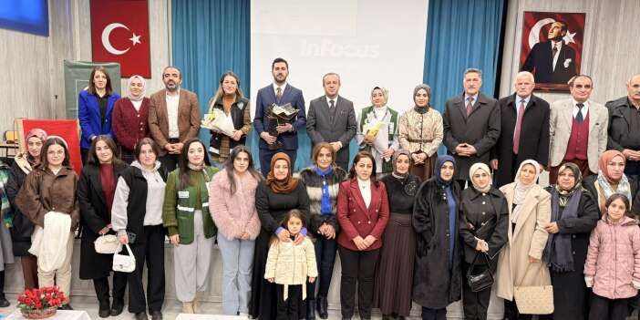 Hakkari AK Parti'den bağımlılıkla mücadele semineri