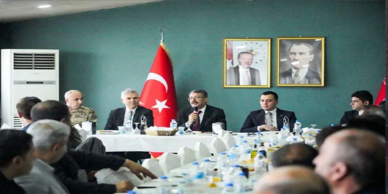 Yüksekova'da köy sorunları masaya yatırıldı