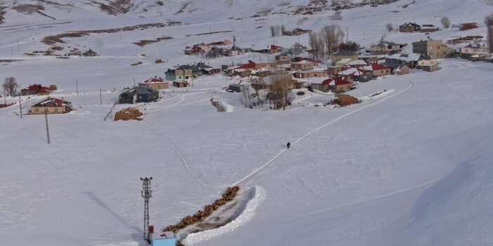 Besicilerin karda zorlu mesaisi sürüyor