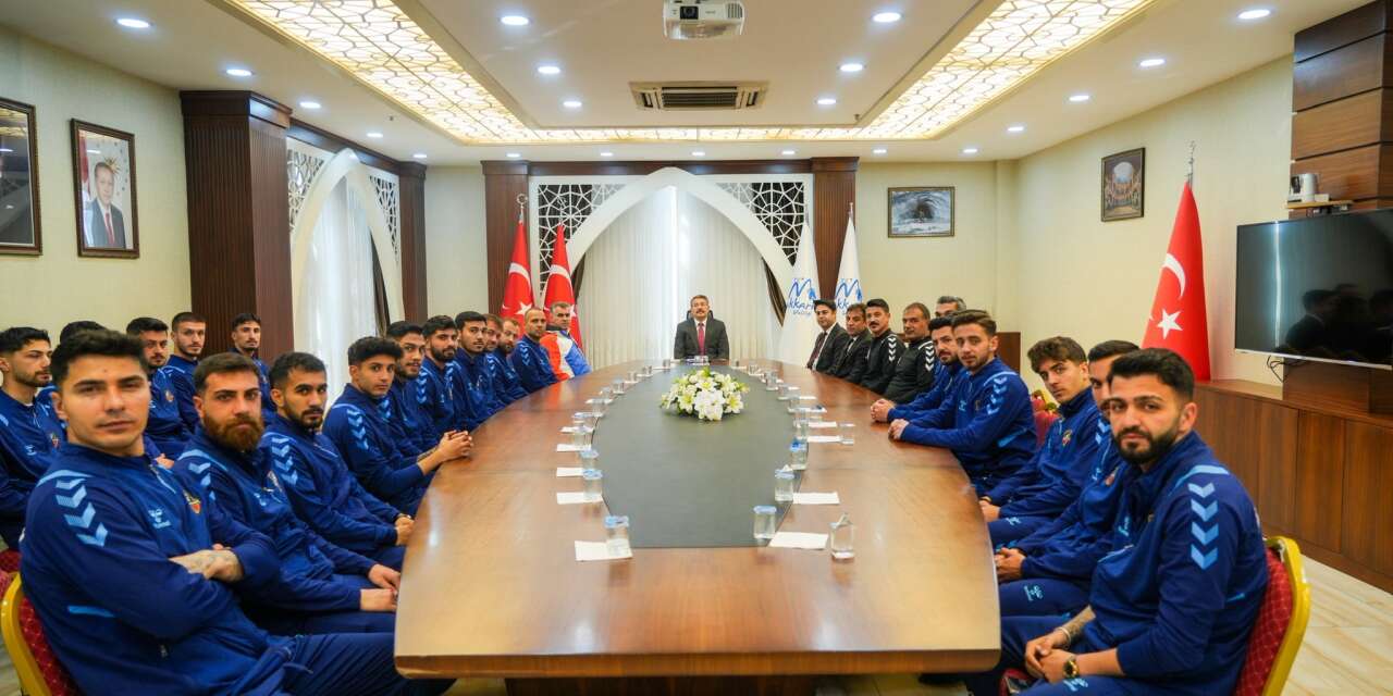 Zapspor’dan Hakkari Valisi Ali Çelik’e ziyaret