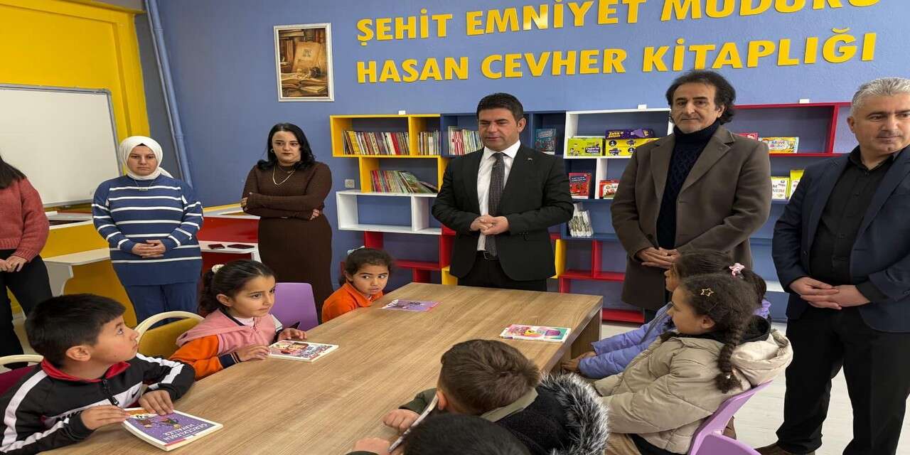 Kitap Kardeşliği Hakkâri’de Umuda Raf oldu