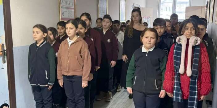 Yüksekova’da 6 Şubat Depremlerinde hayatını kaybedenler anıldı