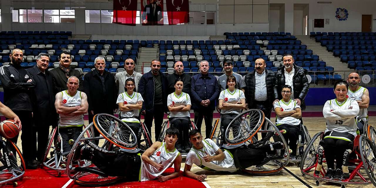 Sümbül Gümbür Gümbür! Hakkari evinde farklı kazandı