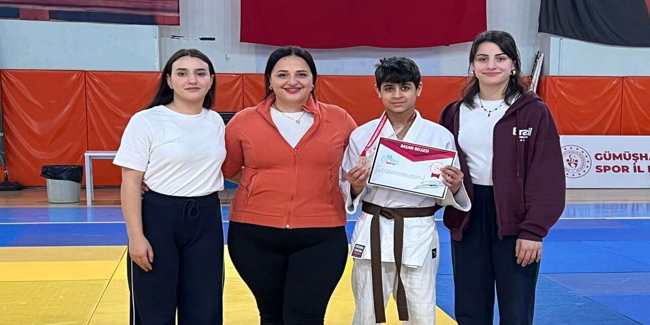 Hakkarili Yıldız Güreşçi Türkiye finallerinde