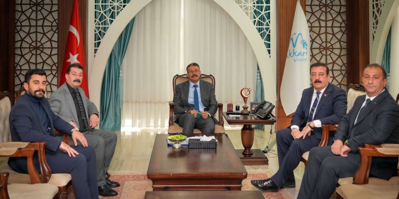 Hakkari Kanaat Önderi Adıyaman'dan Vali Çelik’e ziyaret