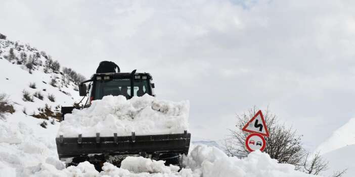 Uzungeçit yolu çığ riski nedeniyle 2 aydır kapalı