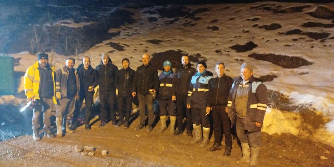 Hakkâri’de gece yarısı su arızasına müdahale