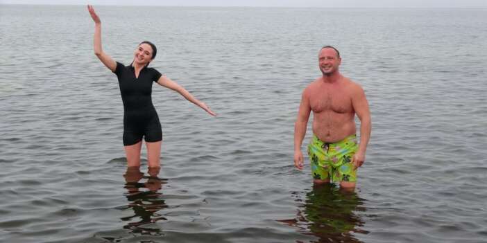 Kış ortasında Van Gölü'nde yüzme akımı başlattılar