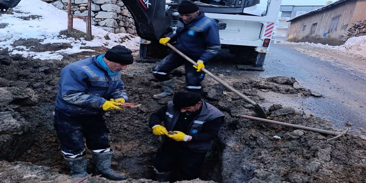 Hakkari’de yağışlara rağmen 21 su arızası giderildi