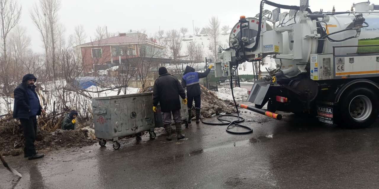 Hakkari’de tıkanan logarlar açıldı