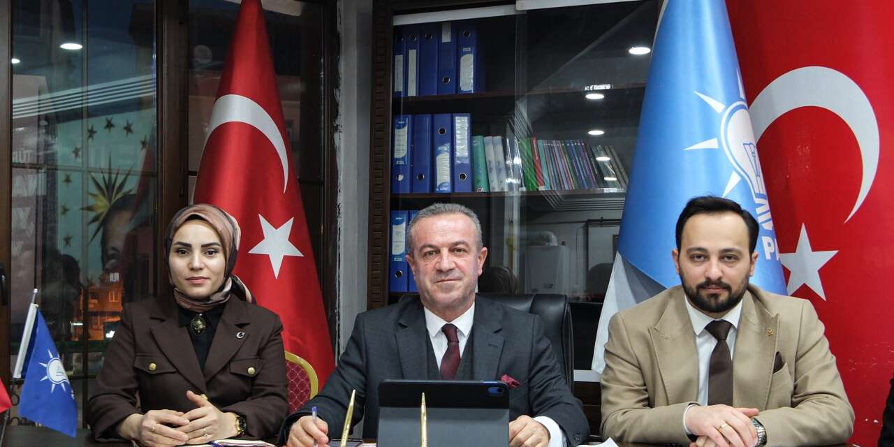 AK Parti Hakkari İl Yönetimi Haftalık toplantısını yaptı