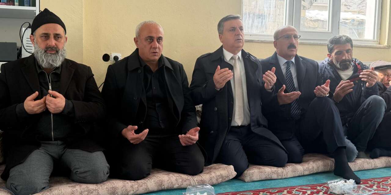 Başkan Yaşar, Mehmetoğlu Özkan ailesine taziye ziyareti