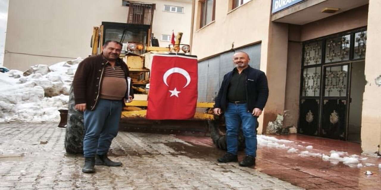 Durankaya Belediyesi’ne Hatay’dan Greyder desteği